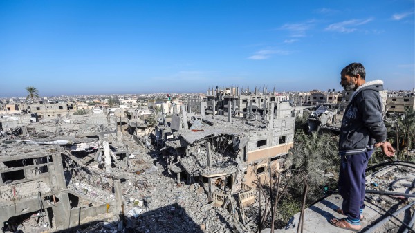 2023年11月30日，加沙地带城市汗尤尼斯（Khan Yunis）房屋废墟。