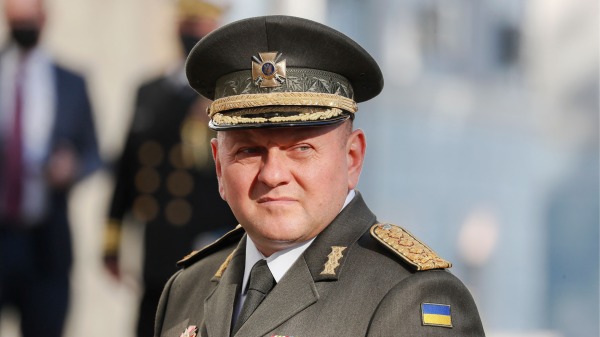 乌克兰武装部队总司令扎卢日尼（Valeriy Zaluzhnyi）对总统泽连斯基一征兵决策提出了迄今为止最强烈的批评。