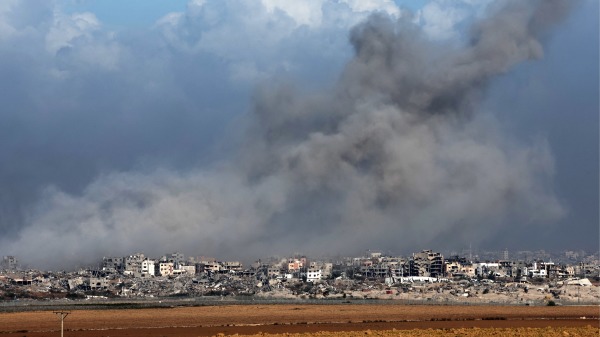 12月9日，以色列军队与哈马斯武装分子在加沙地带持续激战。