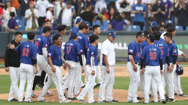 2023世界棒球经典赛A组预赛近尾声，台湾队12日终场以1比7不敌古巴队，由于本届赛会台湾失分率偏高，确定无缘晋级8强复赛，台湾选手赛后难掩落寞。