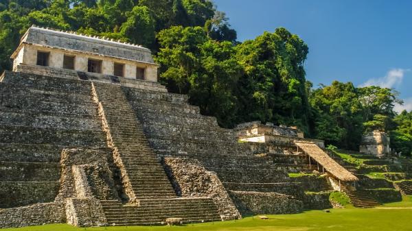 玛雅文化时期的金字塔