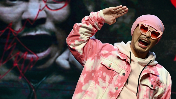 马来西亚歌手黄明志凭借一首《玻璃心》红遍海内外。（图片来源：Getty Images）