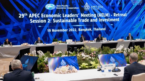 各國元首出席2022年11月19日在曼谷舉行的亞太經合組織（APEC）峰會第29屆APEC領導人非正式會議（AELM）結束時的交接儀式。