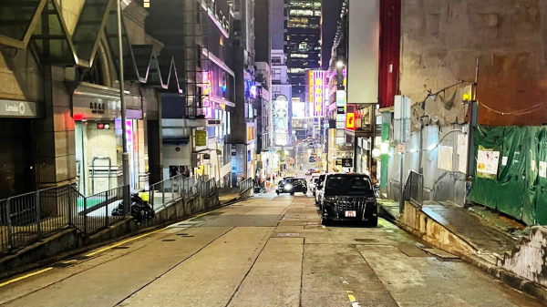 香港昔日热闹的中环，夜晚十分冷清。（图片来源：江玉欢议员FB）