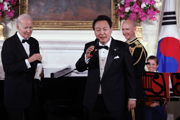 尹錫悅訪美白宮晚宴一曲「美國派」驚豔華府