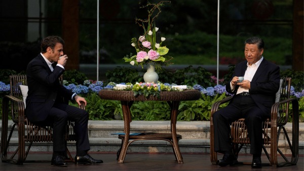 4月7日，习近平与马克龙在广东省进行非正式会晤。