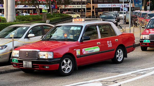 一位香港出租車司機在社交平台上抱怨大陸旅客態度差，沒有禮貌。圖為香港出租車。（Getty Images）