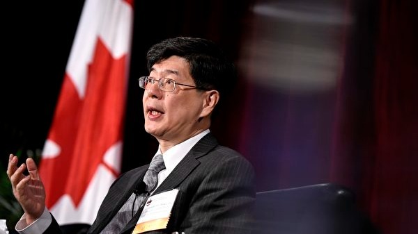 5月4日，加拿大外交部就针对保守党华裔议员庄文浩及其家人受到中共驻加大使威胁一事，召见丛培武（如图）。