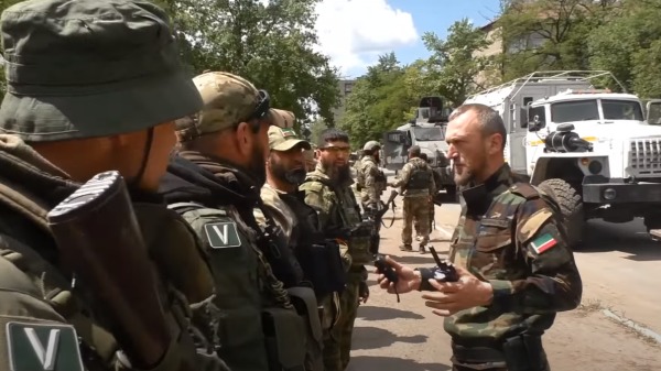 2022年6月，車臣共和國「卡德羅夫軍」在烏克蘭頓巴斯。