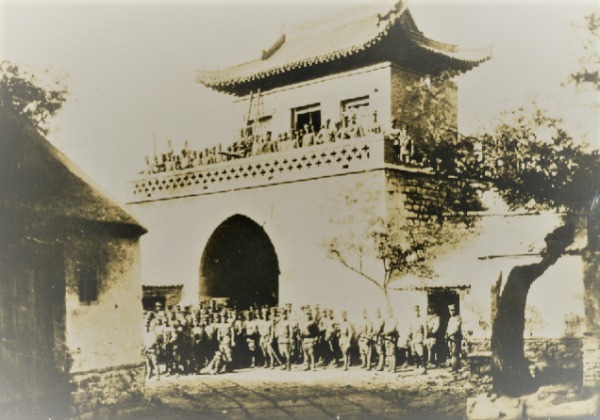 济南事件 五三惨案 1928年5月，济南城门前的日本士兵
