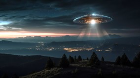 英美空军同时目击UFO自空军基地上方掠过(图)