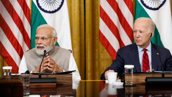 2023年6月23日，印度总理纳伦德拉．莫迪在华盛顿特区白宫东厅与美国和印度商界领袖以及美国总统乔．拜登一起举行圆桌会议并发表讲话。