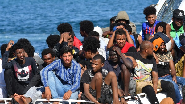 抵達義大利的非洲非法移民示意圖