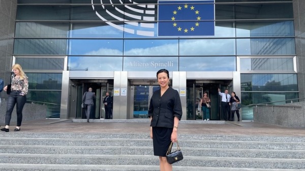 吴欣盈在欧洲议会