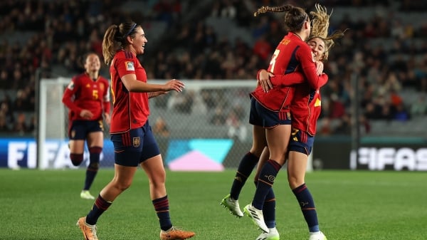 西班牙女子足球隊26日在世界盃小組賽以5比0大勝尚比亞。