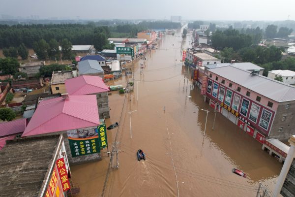 2023年8月2日，河北省保定市涿州暴雨後被洪水淹沒的村莊。