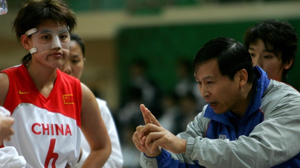 曾帶領中國女籃獲得首面奧運銀牌的前總教練李亞光，涉嫌侵吞公款，貪腐風暴震驚體壇。
