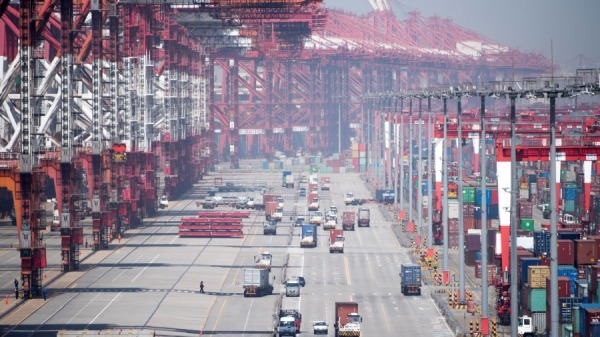2018年4月9日，上海洋山深水港自动化货运码头全景
