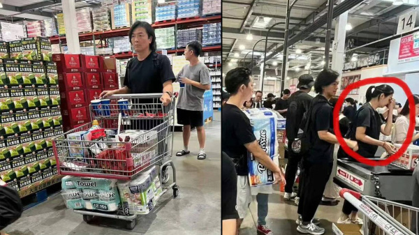 56岁的香港明星郑伊健和太太蒙嘉慧（红圈）被拍到在日本福冈超市购物。（图片来源：微博截图）