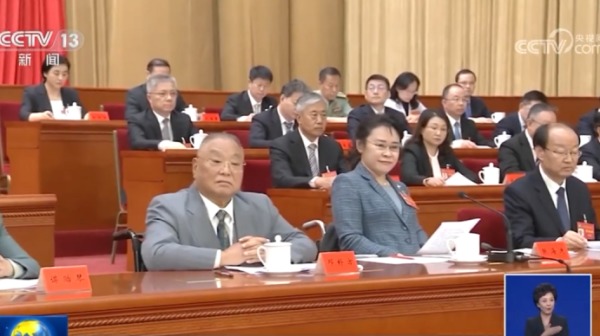 9月18日，中国残疾人联合会第八次全国代表大会在北京举行，邓朴方卸任残联名誉主席。（