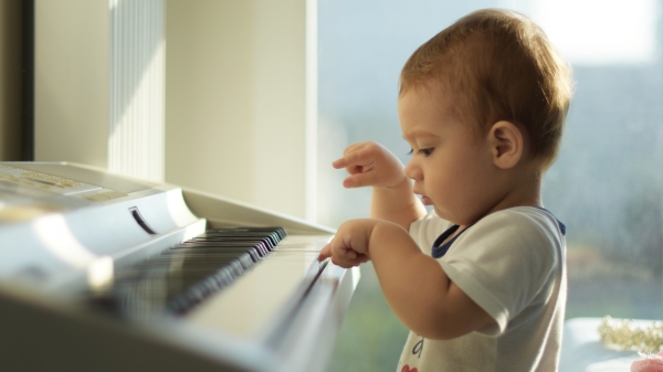 莫扎特的音乐作品能促进胎儿大脑的发育水平。