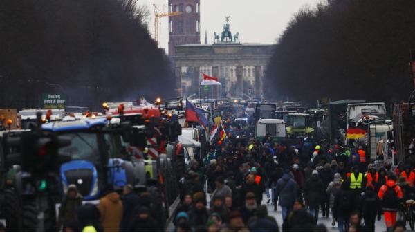  德国农民 柏林大示威 抗议政府拟提高税率