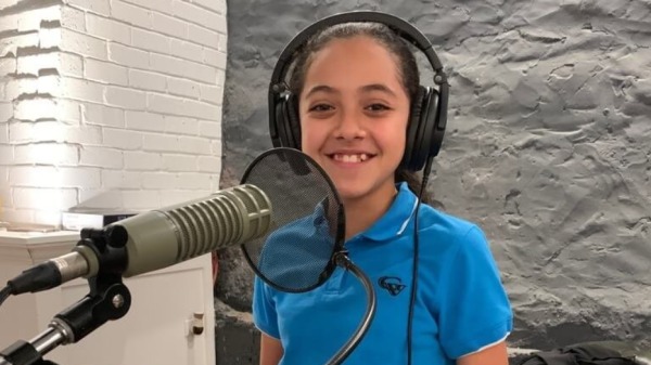 為動畫電影「魔籽公主」主角配音的拉哈夫阿塔婭（Rahaf Ataya）來自敘利亞，當年抵達魁北克時年僅10歲，與家人們曾住過約旦難民營，最終落腳於魁北克。