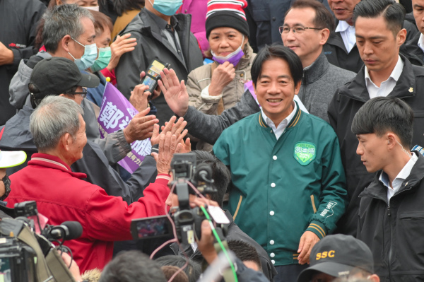 赖清德在台湾参加竞选活动（图片来源：SAM YEH/AFP via Getty Images）