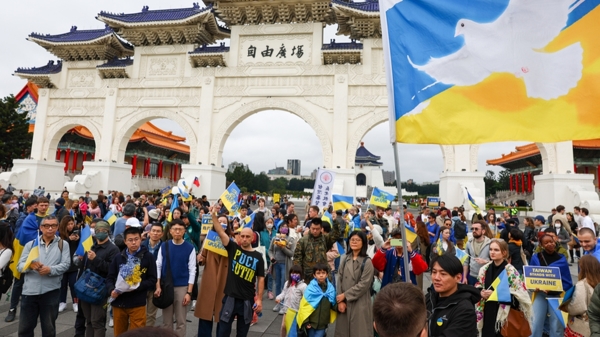 俄罗斯入侵乌克兰满2周年，民间团体“台湾乌克兰 阵线”24日在台北发起游行活动。