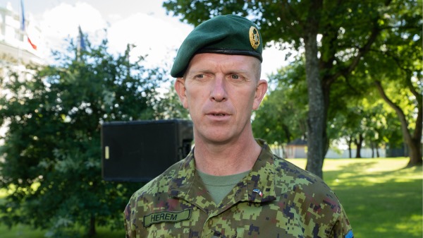 爱沙尼亚国防军司令马丁・赫勒姆（Martin Herem）将军