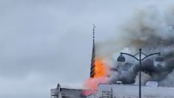 突发：丹麦标志建筑在燃烧“巴黎圣母院悲剧重现”(视频组图)
