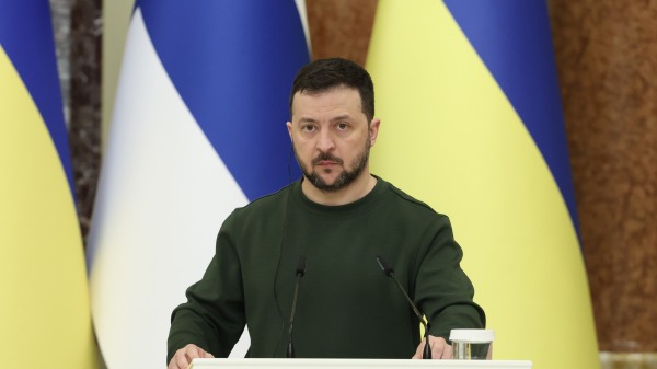 澤連斯基為首的基輔當局宣布，4月23日至5月18日期間暫停向烏克蘭適齡入伍男性公民提供領事服務。