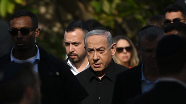 以色列总理内塔尼亚胡面临着艰难的政治选择。