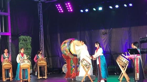 韓國傳統的打鼓表演