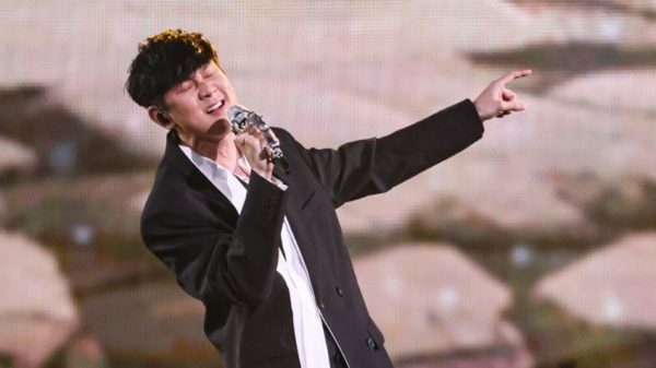 第35屆金曲獎今天公布入圍名單，俊傑以「重拾_快樂」再度角逐華語歌王。
