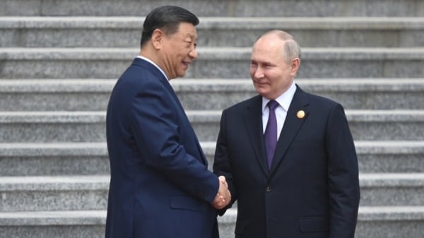 2024年5月16日，俄罗斯总统普京与中国国家主席习近平于在北京天安门广场人民大会堂前出席正式欢迎仪式。