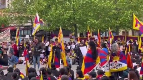 习近平访法 藏人大型抗议