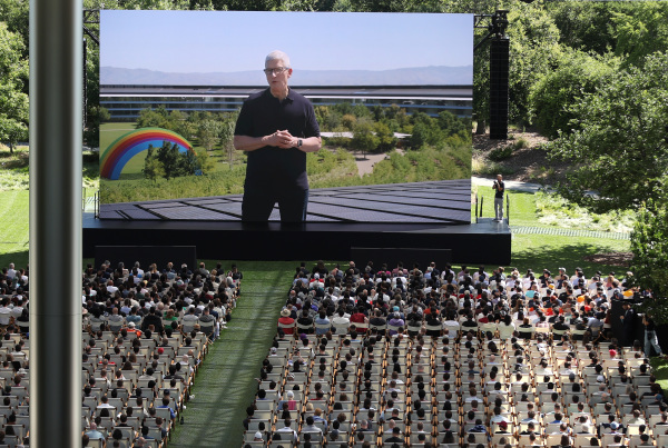 2024年6月10日，蘋果公司首席執行官蒂姆－庫克（Tim Cook）在蘋果全球開發者大會上發表講話。