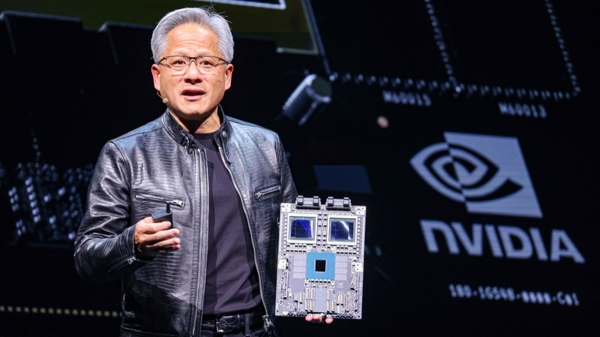 辉达（NVIDIA）执行长黄仁勋2日晚间在台大发表主题演讲。