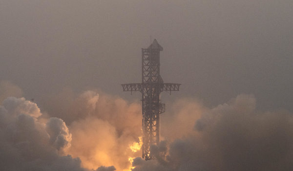 2024年6月6日，SpaceX星舰从德州博卡奇卡基地发射，进行第四次飞行测试。