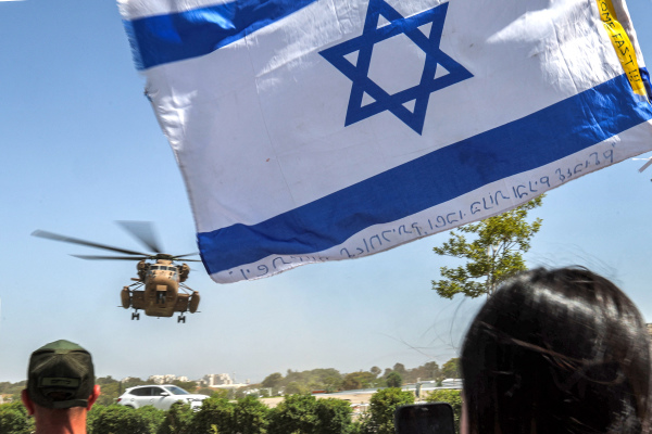 6月8日，以色列空軍CH-53 Sea Stallion軍用直升機將獲救的4名人質送到拉馬特甘（Ramat Gan）Sheba Tel-HaShomer醫療中心。