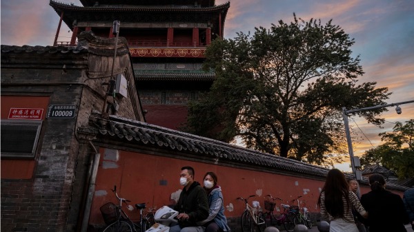 钟剑华指出，中共把历史作为服务政治的工具，去愚弄人民。图为北京鼓楼。（图片来源：Getty Images）