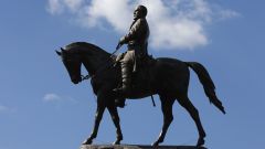 美国被拆李将军雕像下现时间胶囊(图)