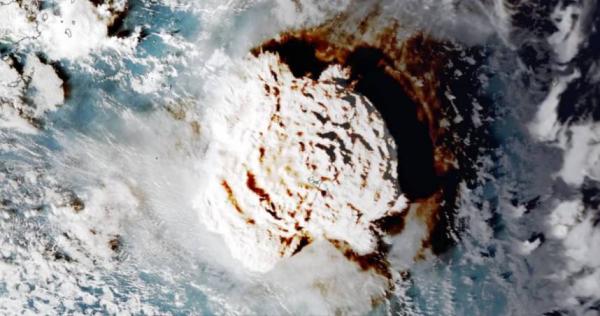 东加火山爆发“瞬间从地球消失”全球30年来规模最大(视频)