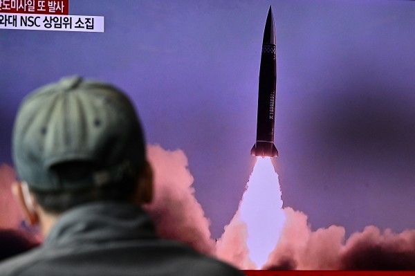 朝鲜试射导弹