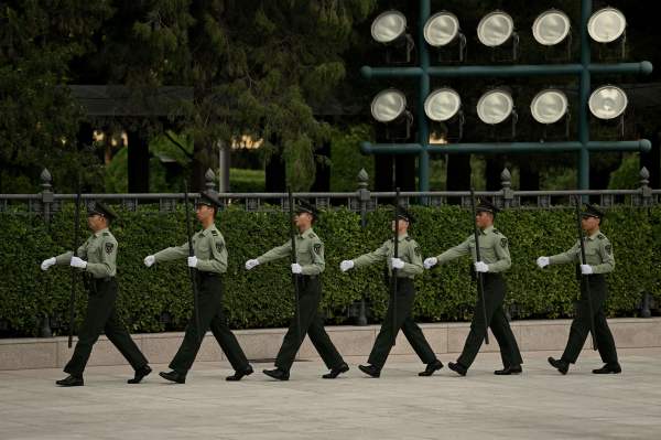 2022年9月30日，北京大会堂外面的武警。