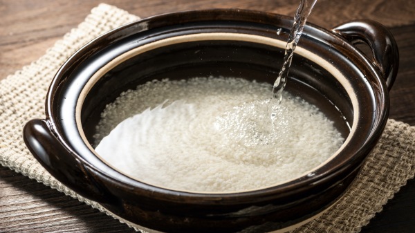 淘米水 洗米 廚房 烹飪 做飯