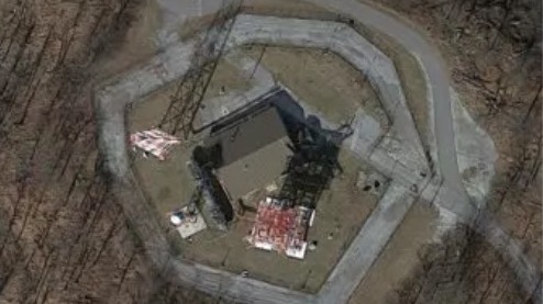 图为位于美国宾州的乌鸦岩，据称这里有为因应核战争的地下五角大楼。（谷歌地图）(