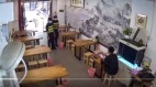 大陸餐館老闆對警察怒吼「你們都魔症了中邪了」(圖)