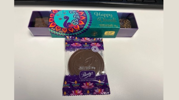作者收到的印度朋友赠送的甜品